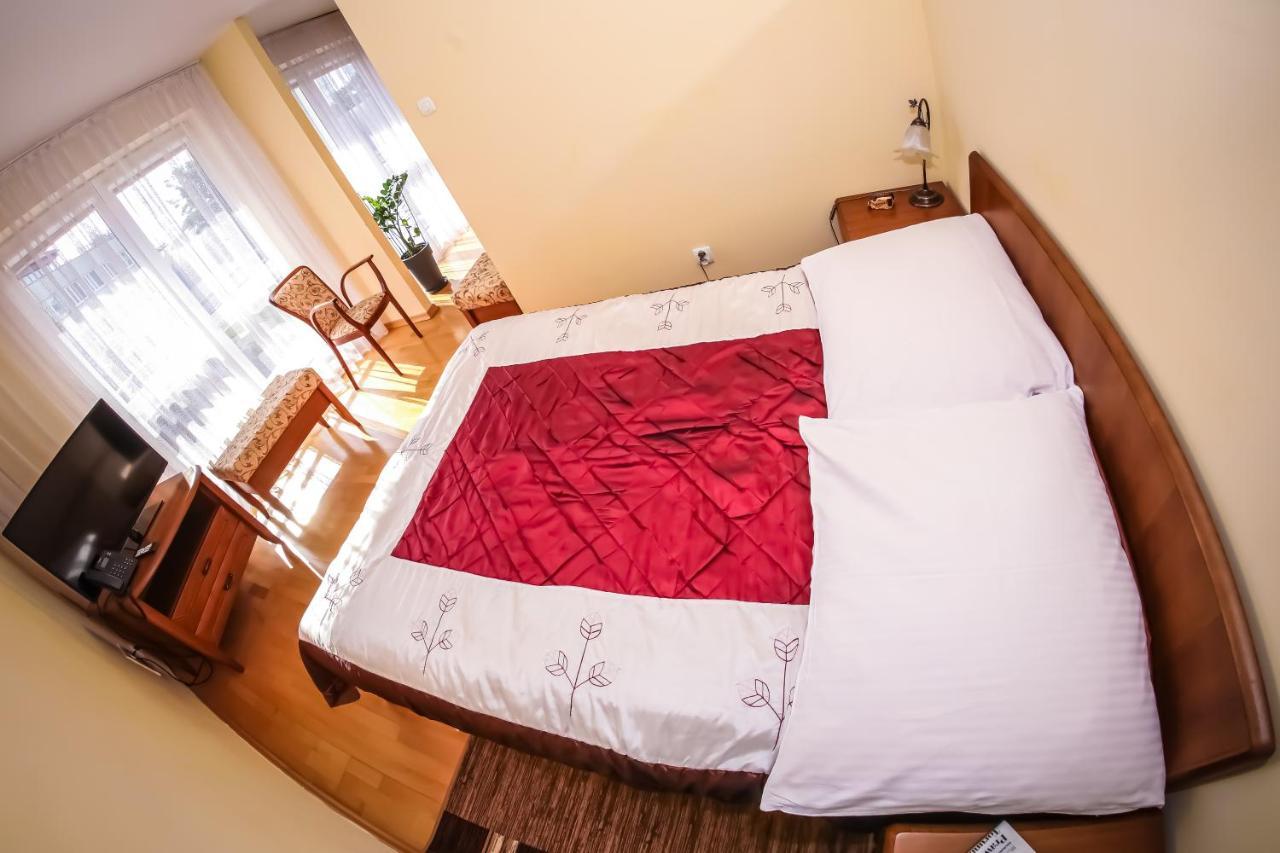 Stary Toruń Hotel Uniwersytecki מראה חיצוני תמונה