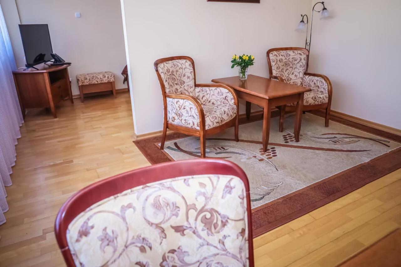 Stary Toruń Hotel Uniwersytecki מראה חיצוני תמונה